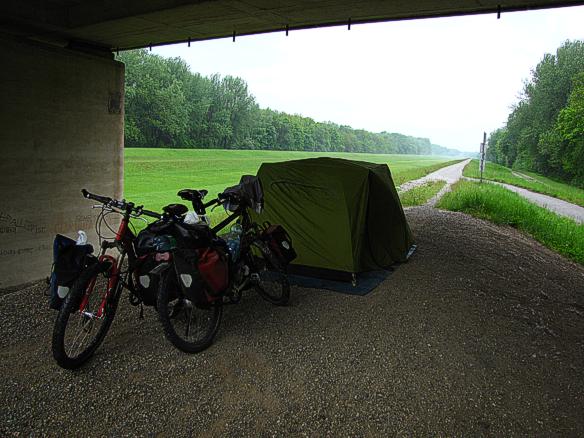 zelten%20radweg%20aut.jpg